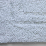 Minimal border white bathroom mat