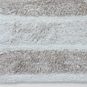Neutral tone microfiber bath mat